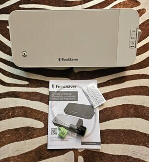 New! FoodSaver Select Vacuum Sealer VS2121 NO BOX